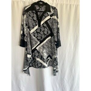 Slim Factor by Investments Top Artsy Black & White Long Size S
